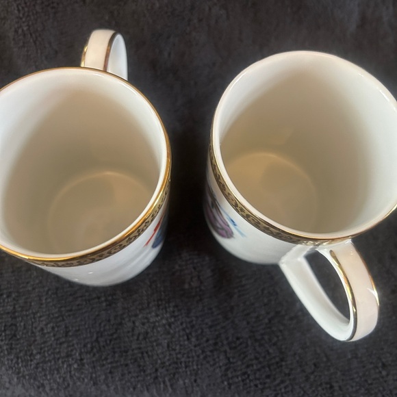 A set of two Royal Gallery 1991Buffet egg mugs - Picture 5 of 5